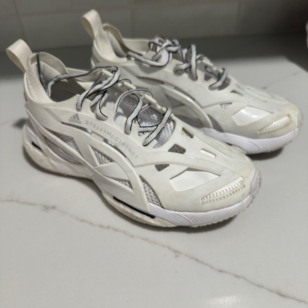 Stella McCartney x Adidas solarglide sneaker